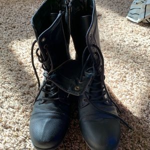 Combat boots